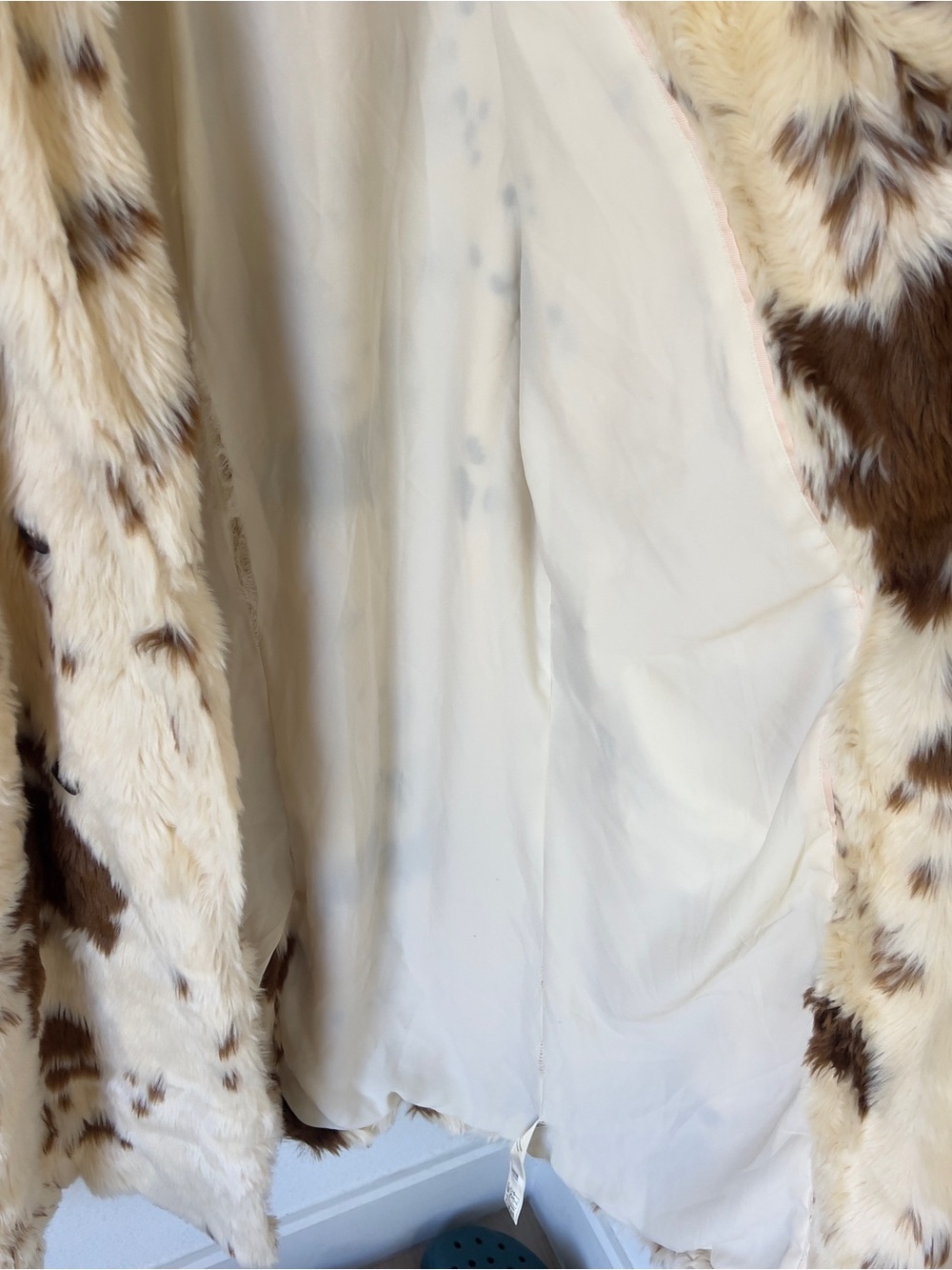 Anthropologie Maeve Grand Glam Faux Fur Coat Long Jacket in Cream and Brown - Picture 4 of 6
